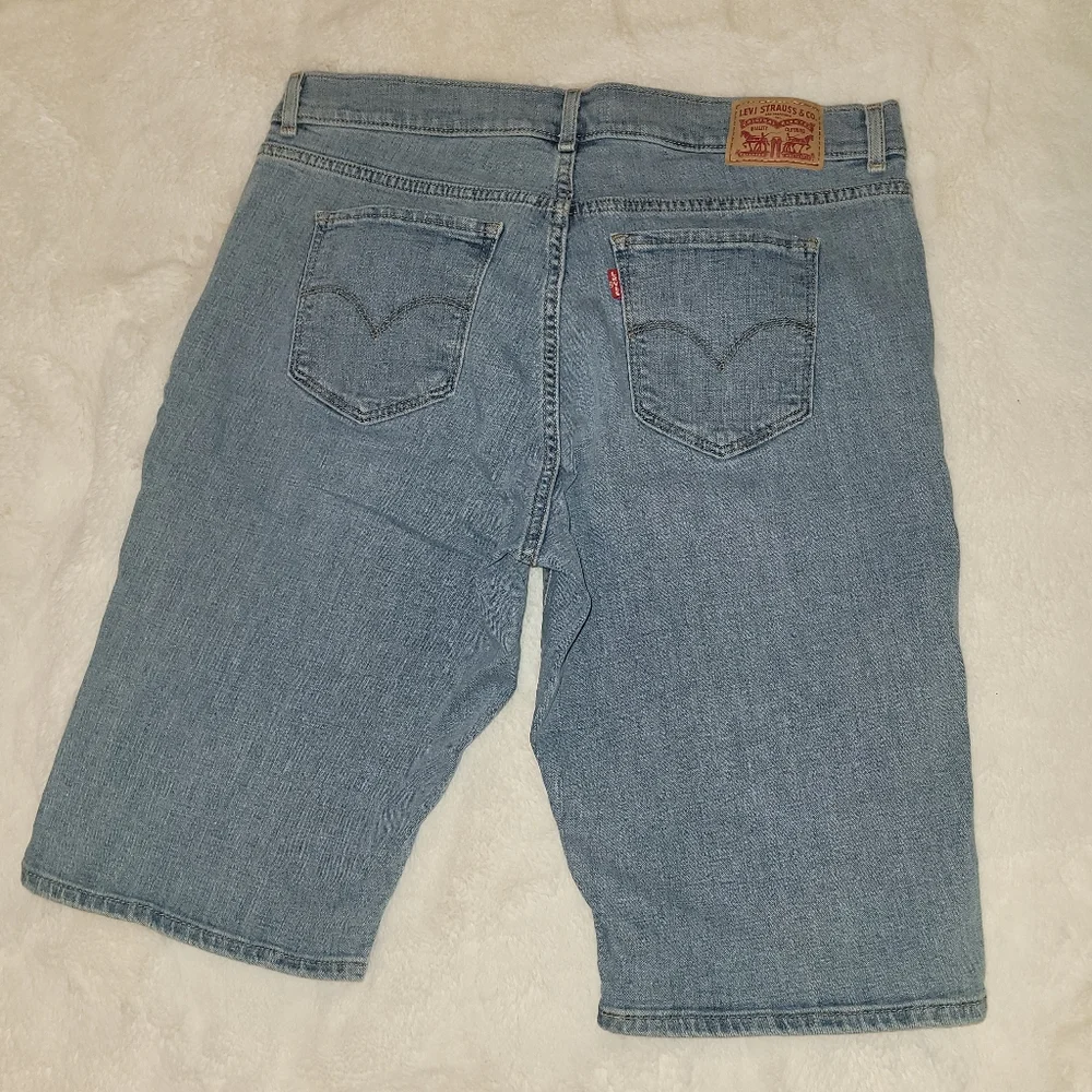 Levis levi jean